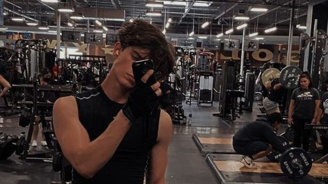 Fitness salonundaki erkeklerden olur mu?