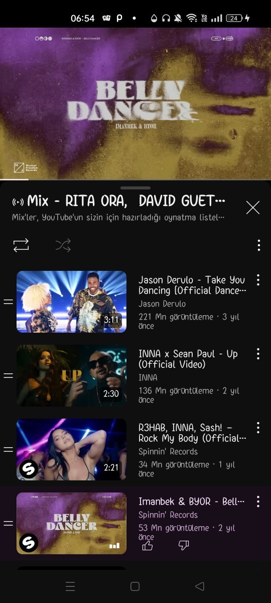 Uzun yol için listenizde hangi şarkılar var?