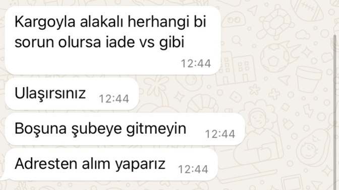 Arkadaşlar kargocu bana sürekli her kargo geldikten sonra aynı şeyi yazıyor bana asılıyor mu sizce?