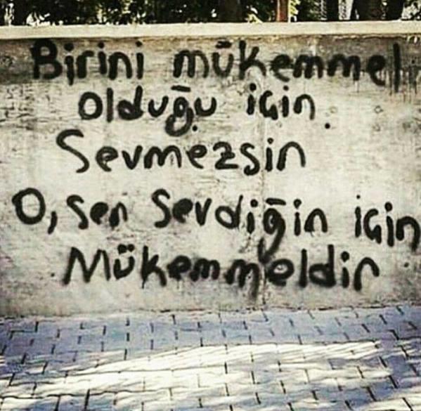 Birini mükemmel olduğu için mi seversiniz? Yoksa siz sevdiğiniz için mi mükemmel gelir?