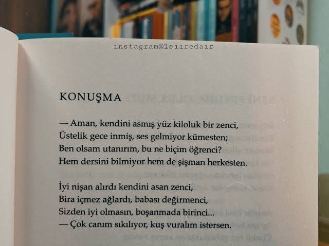 Okuduğunuz şiirleri, yazıları irdeleyip altında mesaj arar mısınız?