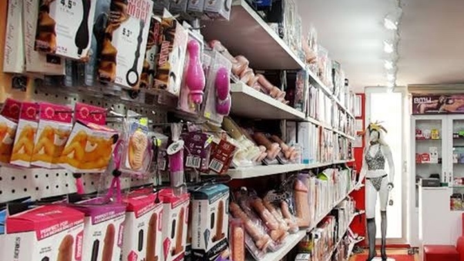 Cinsel ürün mağazalarına girip rahatlıkla alışveriş yapabiliyor musunuz?
