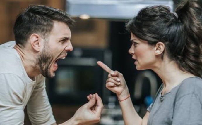 Aileniz hakkında olumsuz yorum yapan kişiden olur mu?