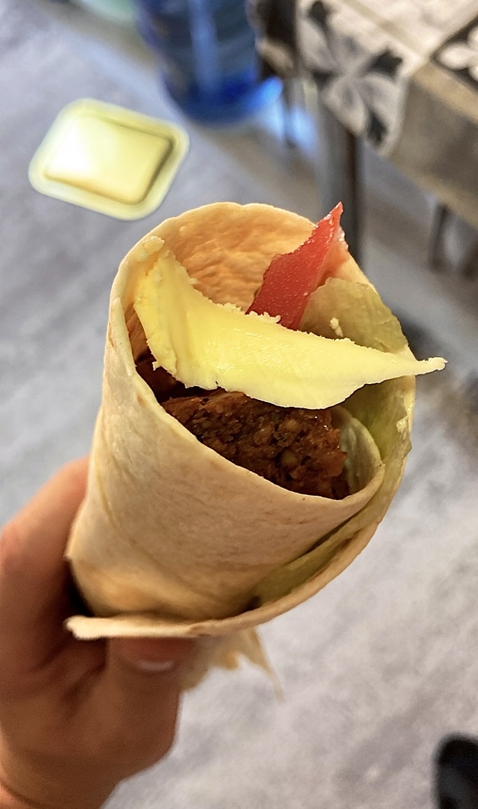 Tereyağlı çiğ köfte dürüm olur mu?