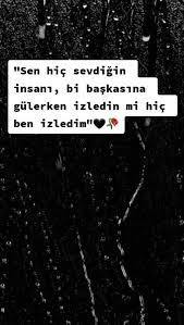 Siz hiç sevdiğinizi başkasına gülerken gördünüz mü ne hissettiniz?