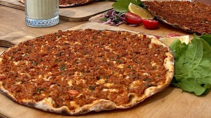 Bu sıcakta lahmacun yer misin?
