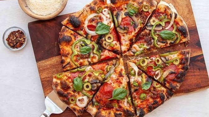 Bu havada pizza söylenir mi?