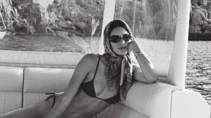 Bikini üstüne eşarp takılmalı mı?
