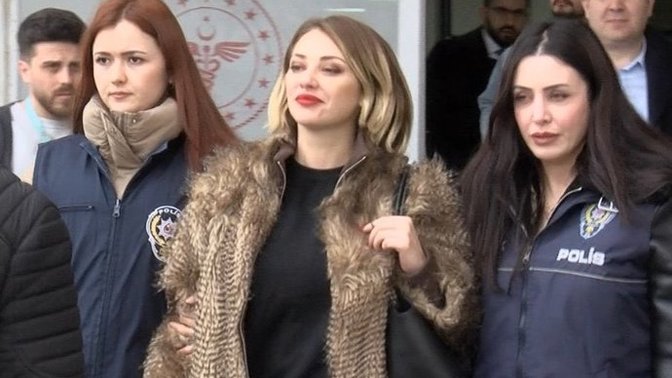 Kapınız polis tarafından çalınsa muhtemelen hangi suçtan aranıyor olurdunuz?