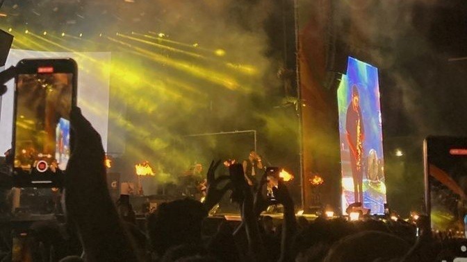 Sevgiliniz için sevmediğiniz şarkıcının konserine gider misiniz?