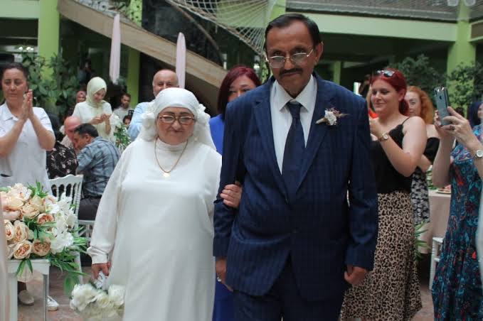 Sevgiliniz Ne evliliği daha yeni kurtuldum deyip 2. evliliğe sıcak bakmasa ayrılır mısınız?