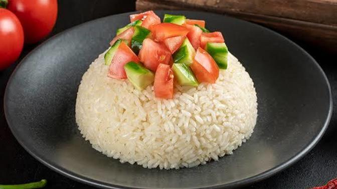 Pilav salata ikilisini sever misiniz?