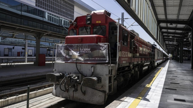 Turistik Tatvan Treni törenle ilk seferine başladı. Tren yolculuklarını seviyor musunuz?
