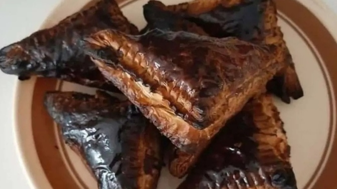 Şu sıralar mutfak merakım arttı 🤭 artık resmi bıraksam diyorum, ne diyonuz? çayı kapan gelsin sonra neden bana kalmadı demeyin🤭?