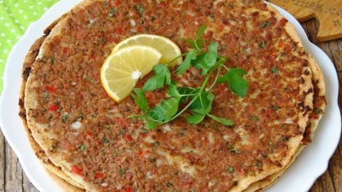 Lahmacun mu Etliekmek mi?