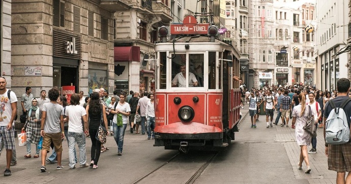 İstanbulda kalmak isteyen biri 45 günlük otel masrafı için ne kadar parayı gözden çıkartmalı?