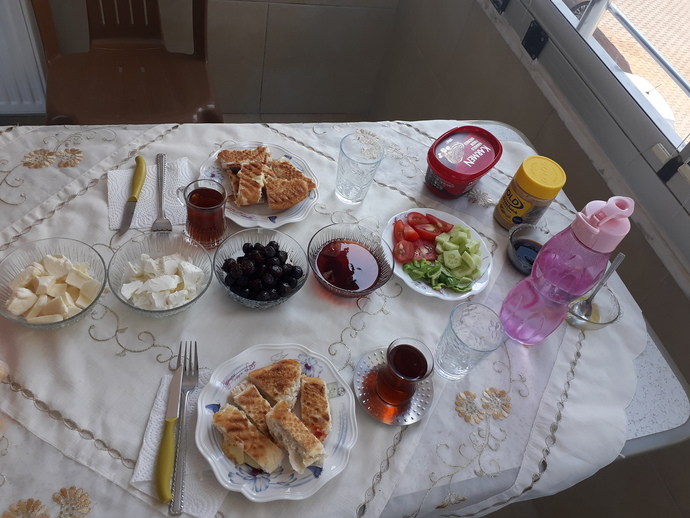 Benim gibi sabaha kahvaltı ile baslayan var mı?