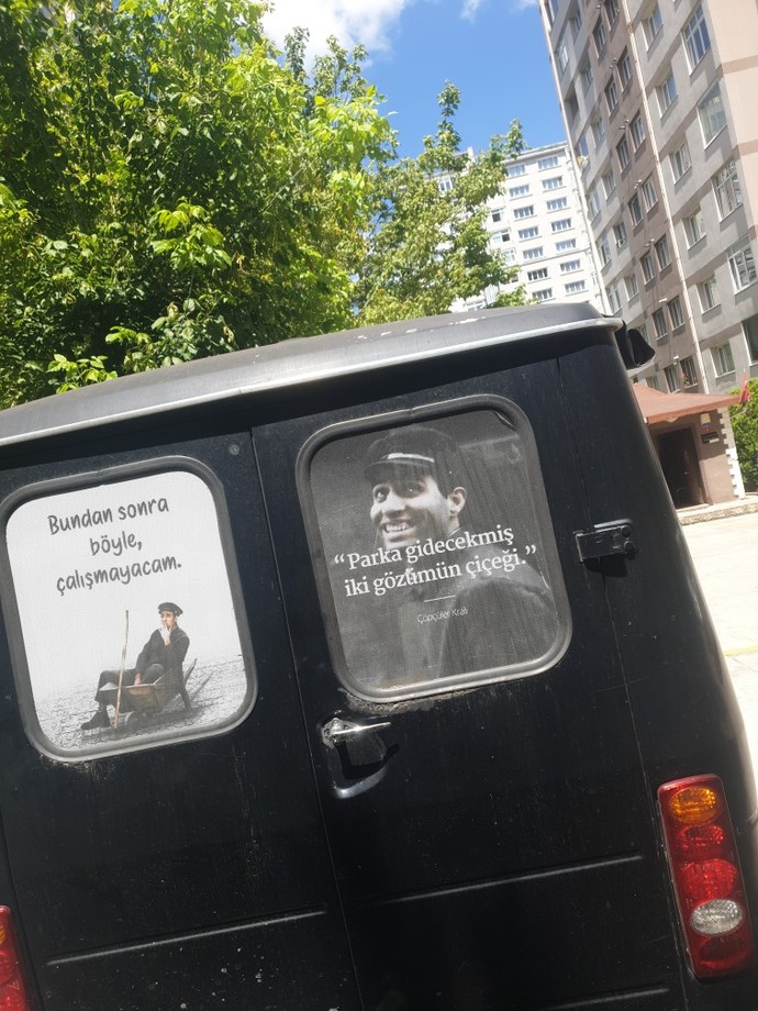 Araba arkası yazınız var mi?