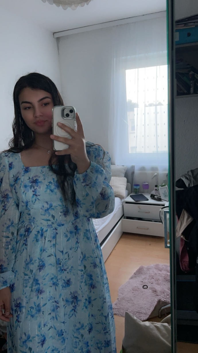 Bu elbiseyi yazlik diye aldim ama biraz kötü mü sizce? Doöruyu spyleyin