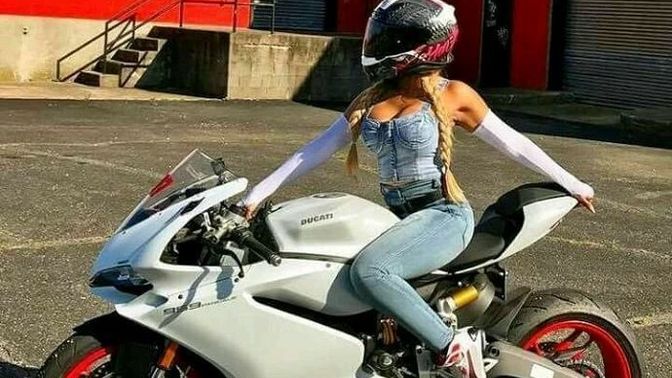 Motor kullanan kadın itici midir?