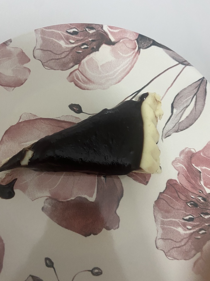 Erkek kardeşim pasta yapmış yesem zehirlenir miyim?