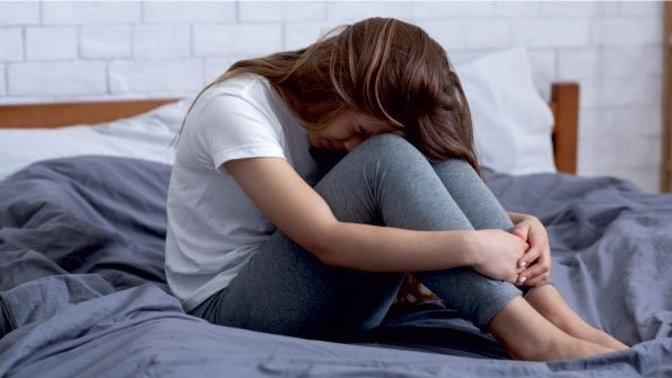 Nedensiz yere ağlıyorum üzüntü hissini nasıl yenebilirim?