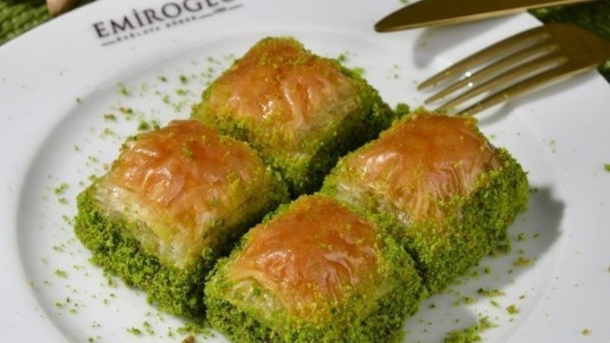 Tek seferde kaç tane baklava yiyebiliyorsunuz?