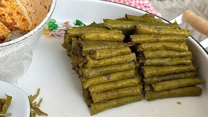 Sarma sararken kenarları katlamama rağmen piştikten sonra açılıyor kenarları bunun formülü ne cidden?