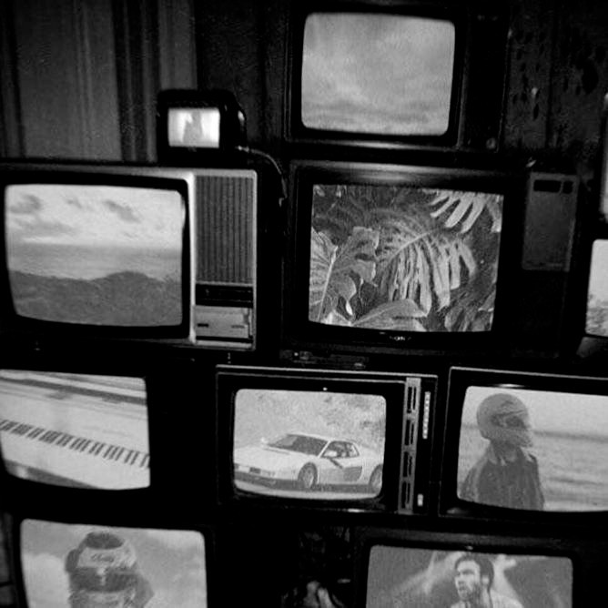 Halen televizyon izler misiniz?