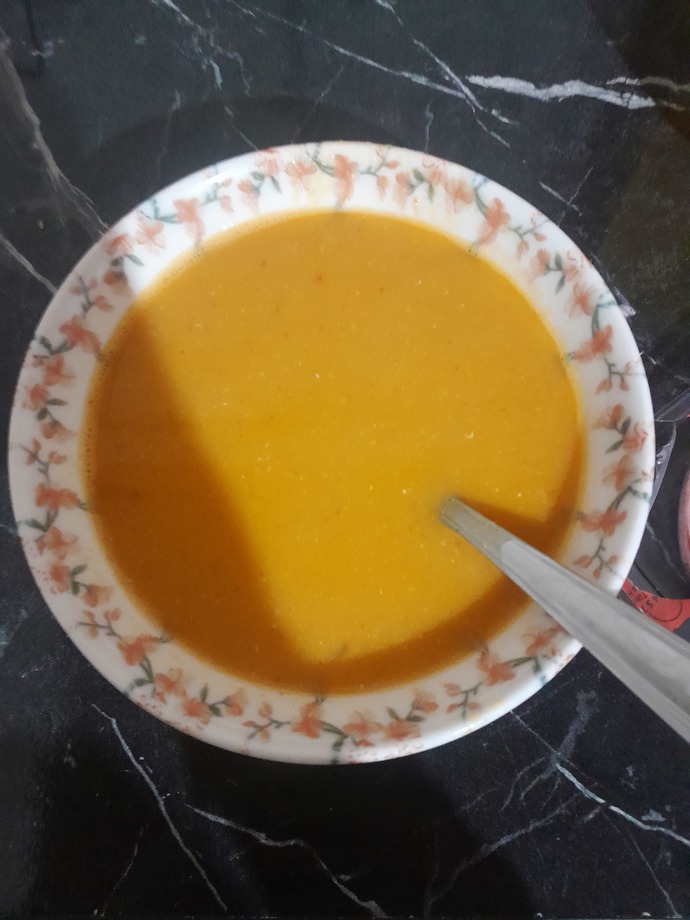 Eve geldim çok şükur yemek yiyorum. Espiriydi önceki soru. Açlık çok zordur be.