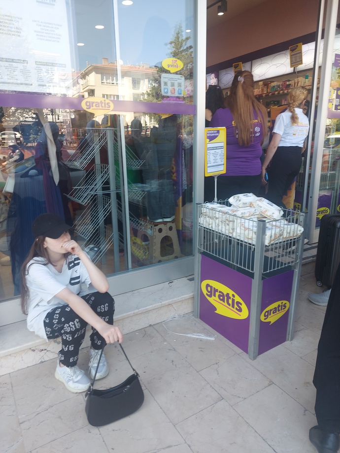 Gratiste %80 indirim var. Durumlar yine aynı görünüyor. Kavgalar çıkar mı?