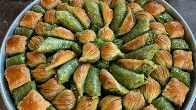 Memleketinizin nişan söz günlerine özel olarak ikram edilen tatlıları var mı?