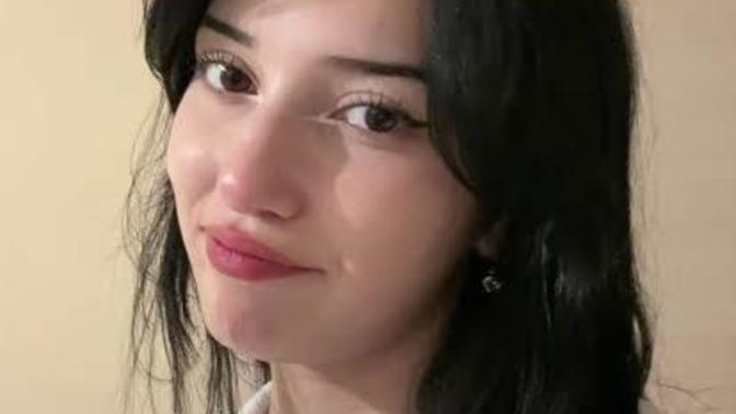 Teknoloji manyakları ergenler sizce hangi tık tok kullanicisi daha guzel?
