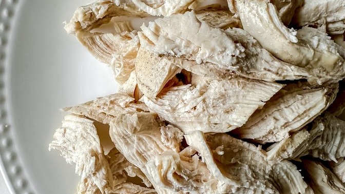 Haşlanmış ve didiklenmiş tavukla en güzel ne yapılır?