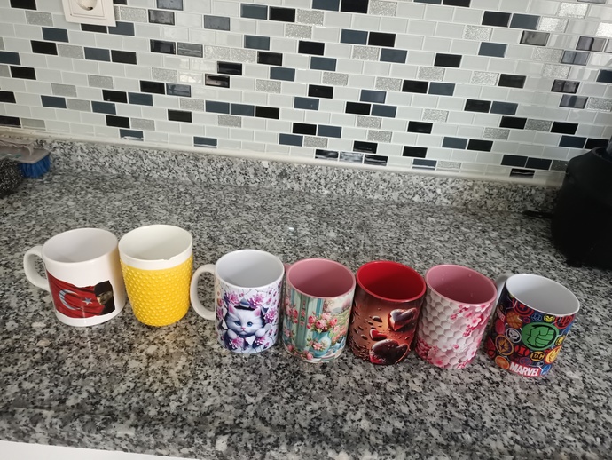 Termos ve bardaklardan 2 tanesini seçer misin iz?