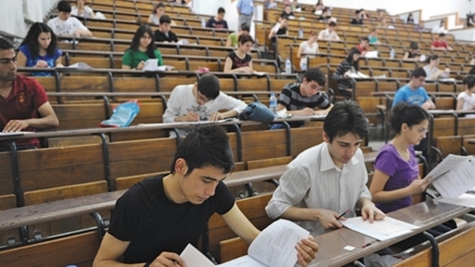 Yarın düzenlenecek DGS'ye 300 binden fazla aday katılacak. Sınava girecek olan var mı?