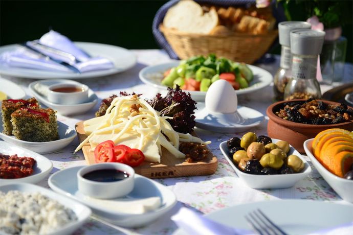 Pazar kahvaltısı evde mi yoksa dışarıda mı daha güzel olur?