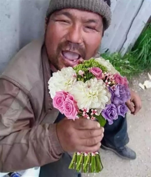 HHafif kilolu erkekler cok tatli degil mi?