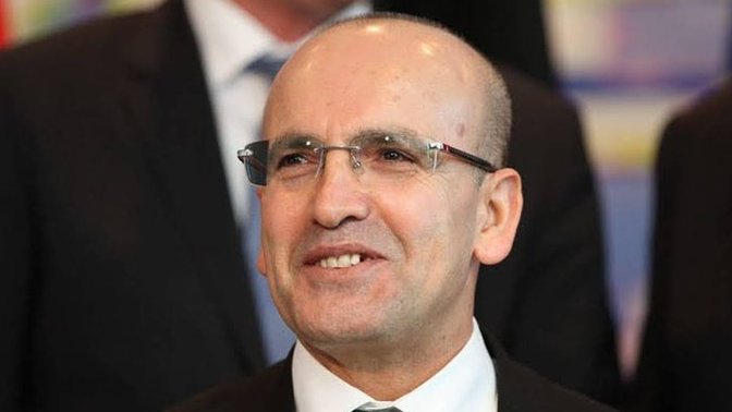 "Türkiye, de asgari ücret düşük değildir diyen hazine ve ekonomi bakanı Mehmet şimsek 'e ne söylemek istersiniz?