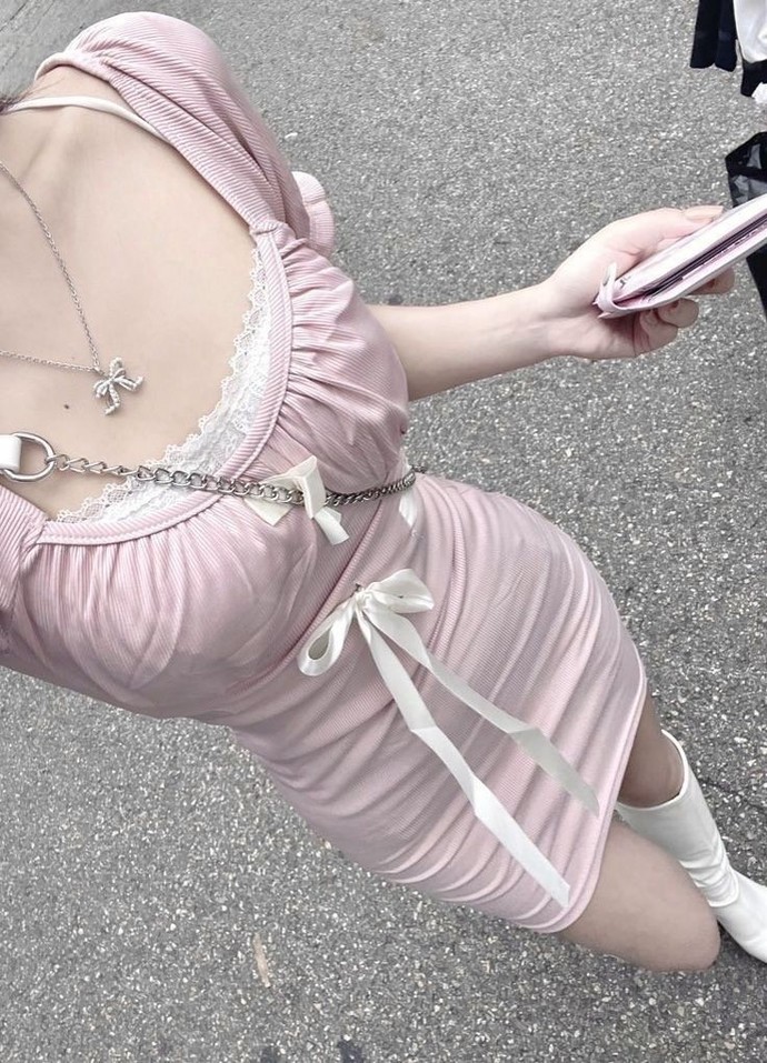 Pink Party için hangi kombin olmalı?