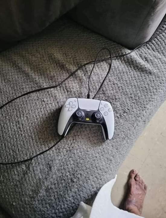 PS5 aldım sonunda nasıl güzel mi?
