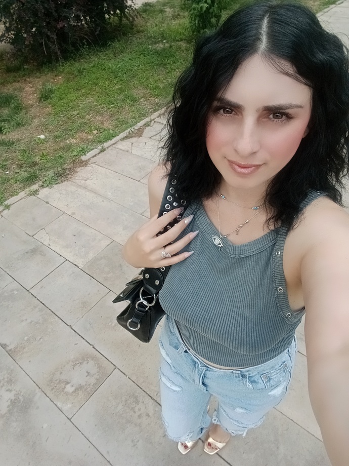 Boyum 1.60 ama 49 kiloya göre kilolu görünmüyor muyum?