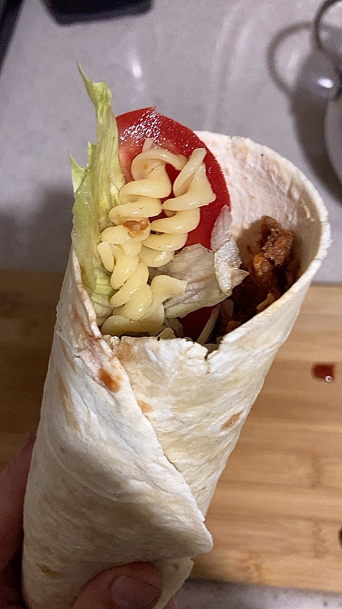 Çiğ köfte dürüme makarna konur mu 🤔 ?