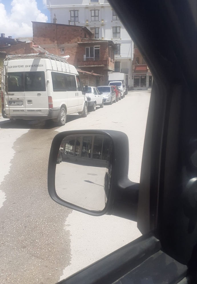 Güzel bir araba arkası sözü bırakır mısın?