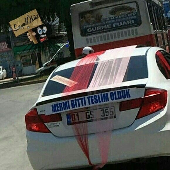 Gelin arabanıza  Hayalimdi Helalim Oldu gibi şeyler yazdırır mısın yoksa varoşizme karşı mısın?