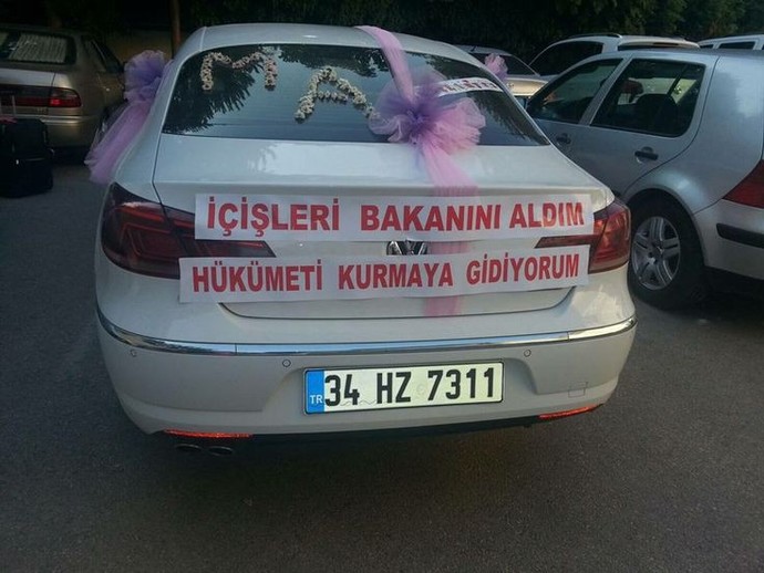 Gelin arabanıza  Hayalimdi Helalim Oldu gibi şeyler yazdırır mısın yoksa varoşizme karşı mısın?