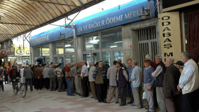 SSK ve Bağ-Kur emeklilerine %24,73, memur ve memur emeklilerine %19,31 zam yapıldı. Emekliler için yeterli mi?