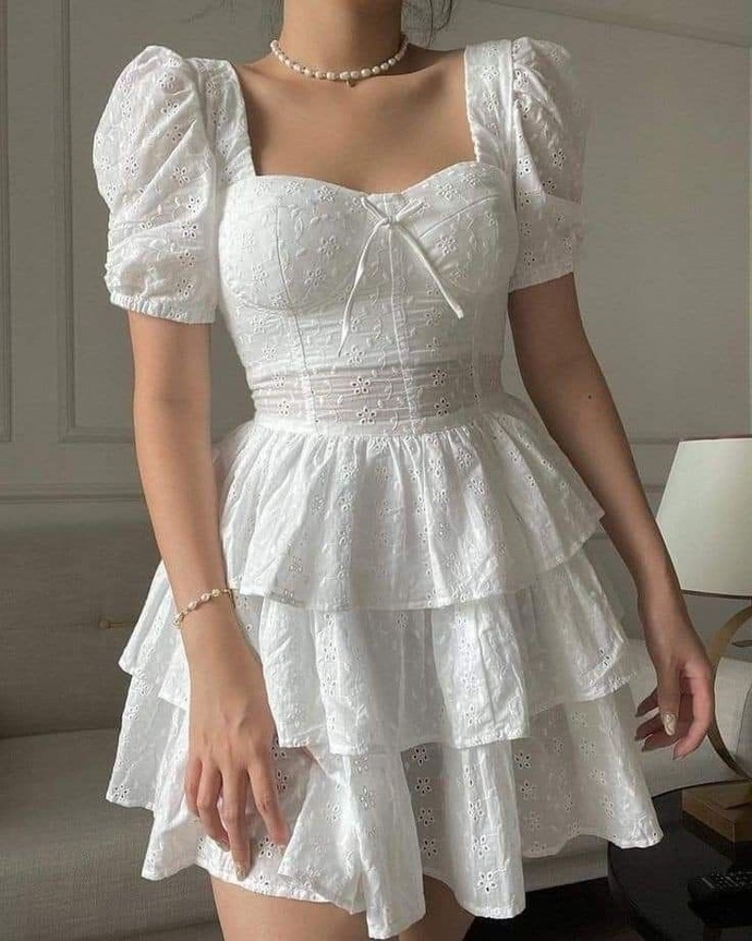 Havuz başında bi parti olacak bu elbiselerden hangisi daha iyi 💅?