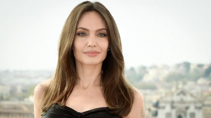 Erkekler, her erkek Angelina Jolie'ye bayılıyor mu?