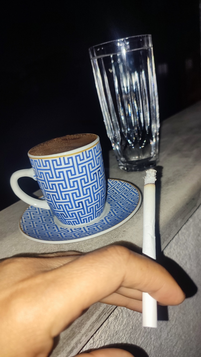 ☕🚬🎶